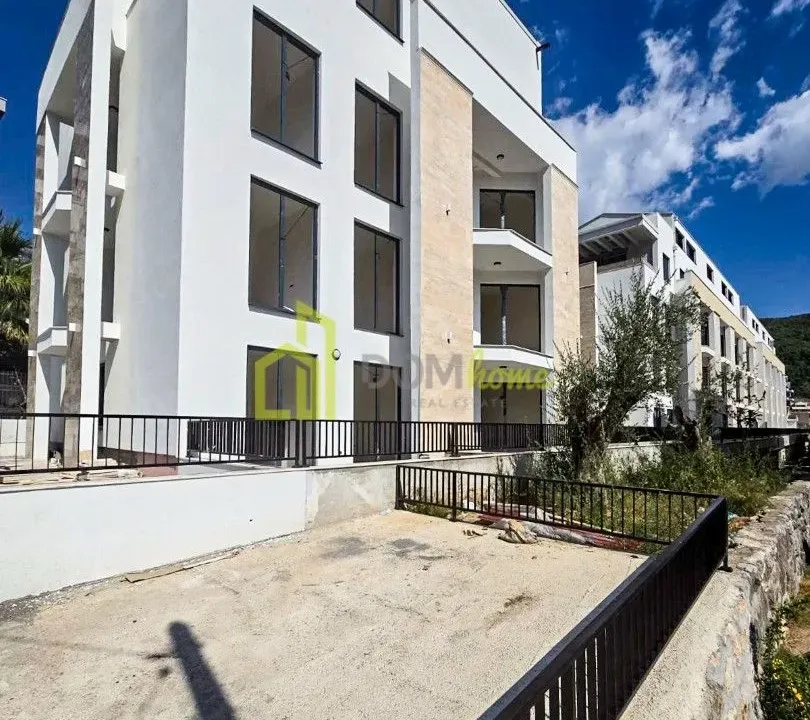 Sale, two bedroom apartment, 65m², Maine, Budva