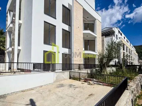 Prodaja, dvosoban stan, 65m², Maine, Budva