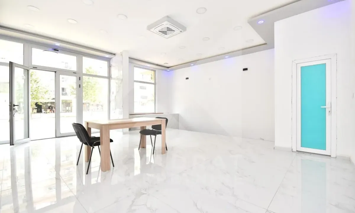 Rent, office space, 116m², Stari Aerodrom, Podgorica