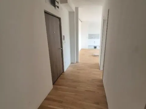 Prodaja, trosoban stan, 71m², Centar, Stara Pazova - image 8