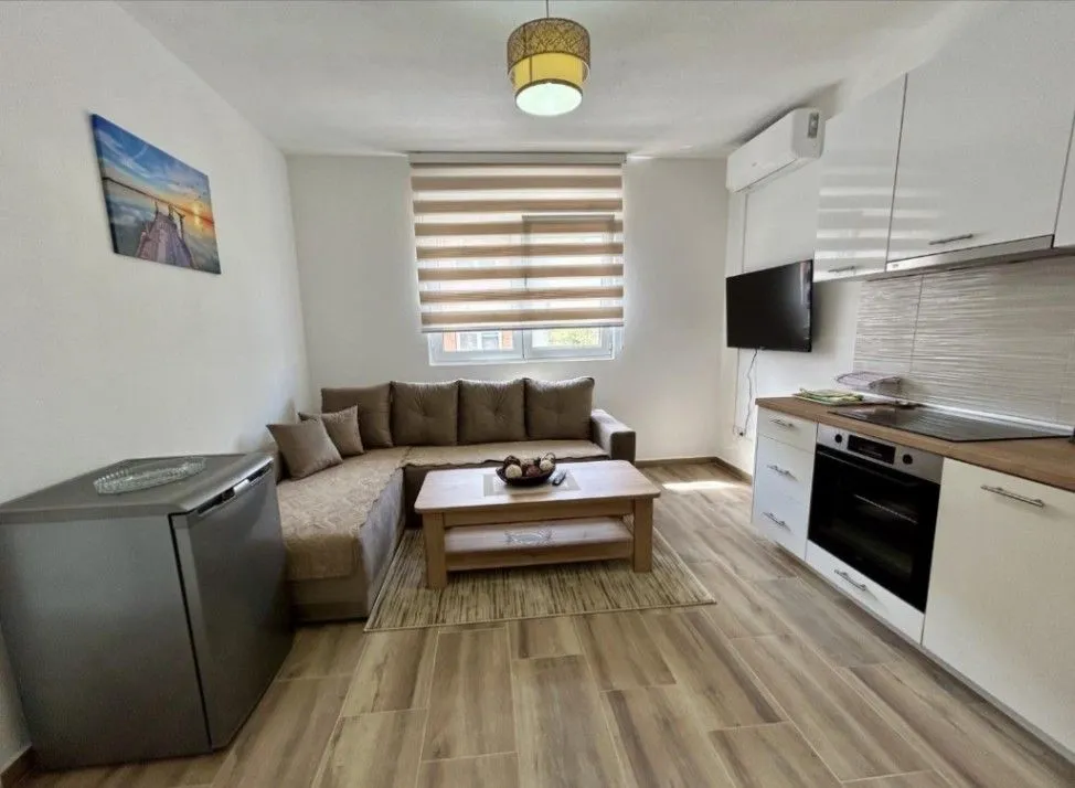 Izdavanje, jednosoban stan, 43m², Gradiošnica, Tivat