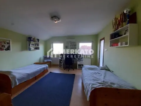 Prodaja, kuća, 198m², Čenta, Zrenjanin - image 14