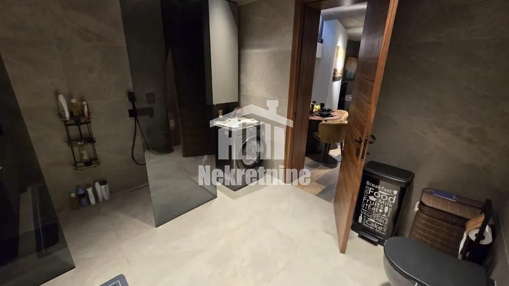 Sale, three bedroom apartment, 80m², Slavujev Venac, Zvezdara Sve Podlokacije