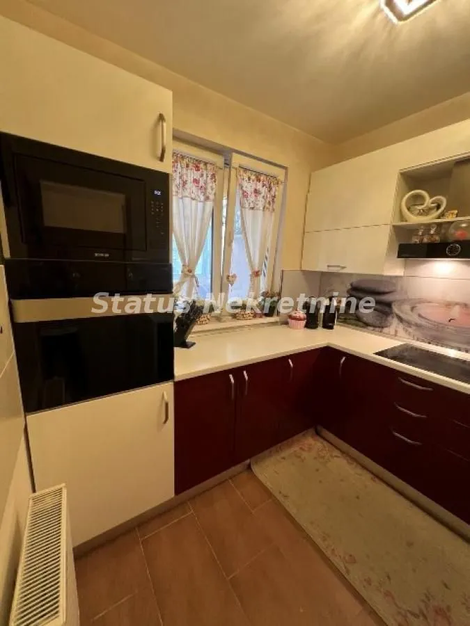 Prodaja, četvorosoban stan, 120m², Novo naselje, Novi Sad