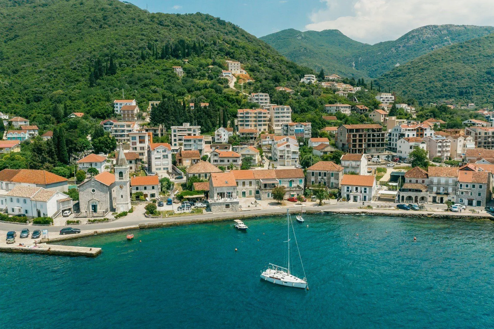 Izdavanje, kuća, 170m², Donja Lastva, Tivat
