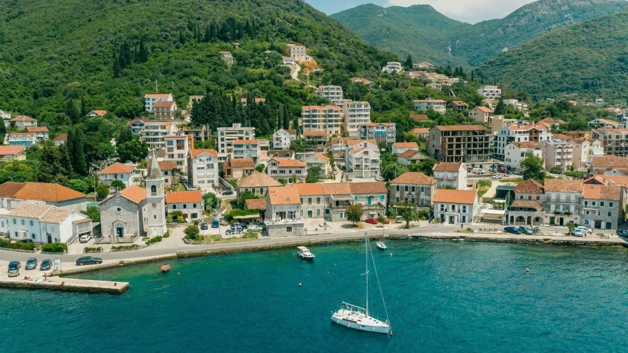 Rent, house, 170m², Donja Lastva, Tivat