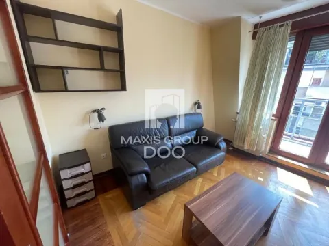 Izdavanje, jednosoban stan, 52m², Vračar Centar, Vračar Sve Podlokacije