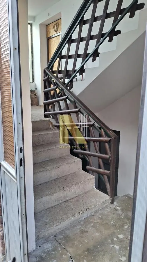 Sale, house, 450m², Veternik, Novi Sad Sve Podlokacije