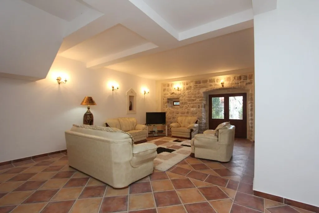 Sale, house, 220m², Prčanj, Kotor