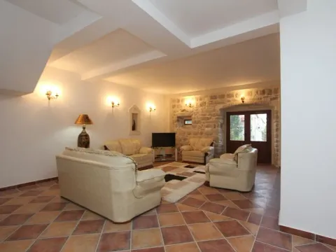 Sale, house, 220m², Prčanj, Kotor - image 4