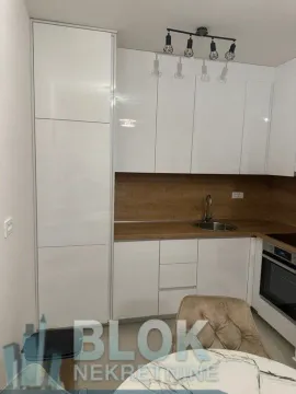 Izdavanje, jednosoban stan, 47m², City Kvart, Podgorica - image 3
