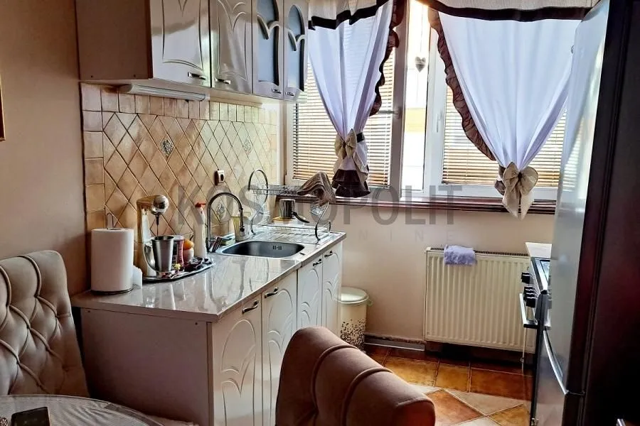 Prodaja, stan, 90m², Centar Sve Podlokacije, Beograd