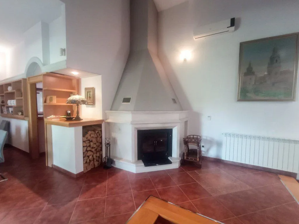 Rent, house, 400m², Donja Gorica, Podgorica