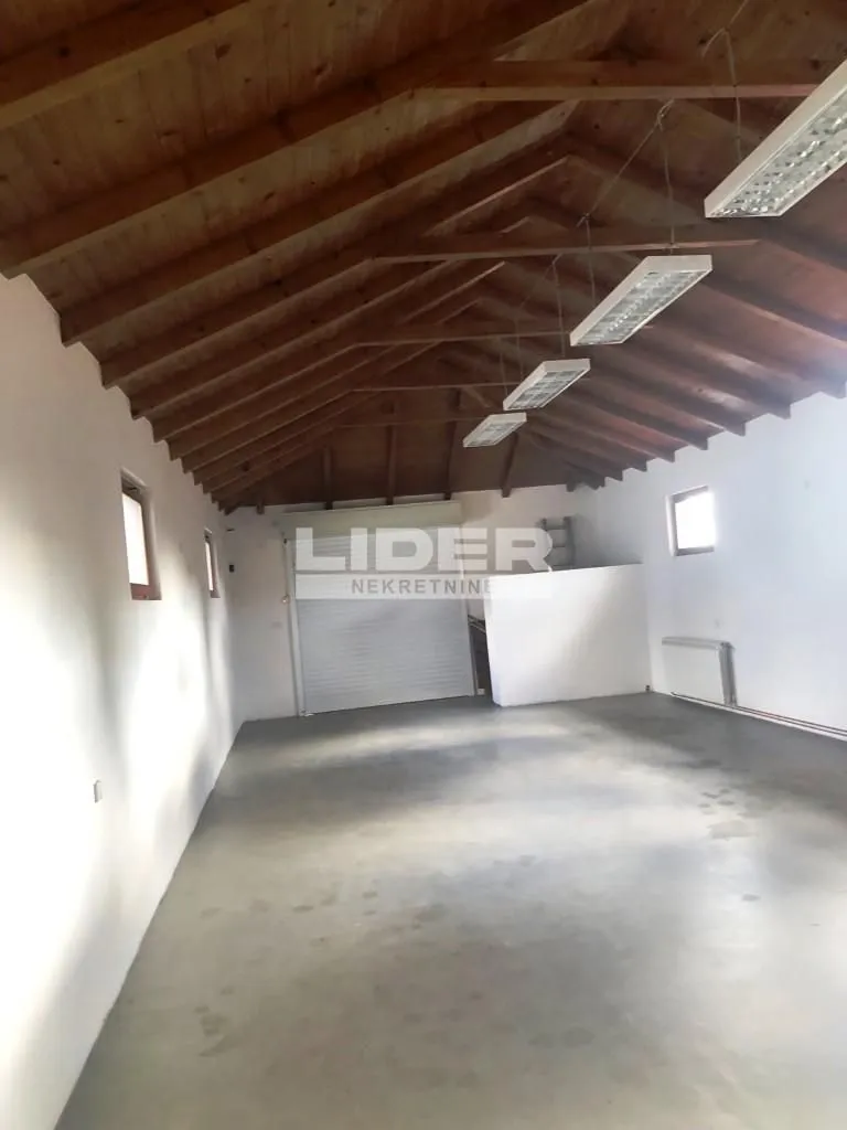 Rent, office space, 325m², Surčin, Beograd