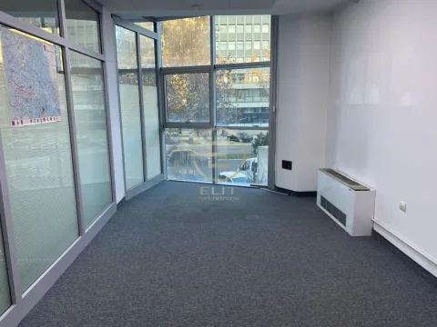 Izdavanje, poslovni prostor, 353m², Bulevar Oslobodjenja, Novi Sad Sve Podlokacije - image 7