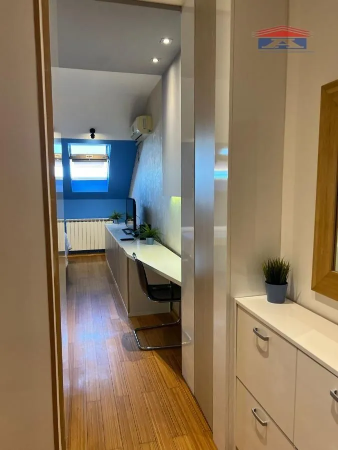Izdavanje, garsonjera, 27m², Centar, Novi Sad