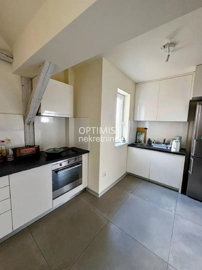 Izdavanje, trosoban stan, 64m², Kosančićev Venac, Beograd