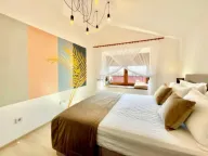 Izdavanje, trosoban stan, 300m², Budva, Crna Gora - image 8