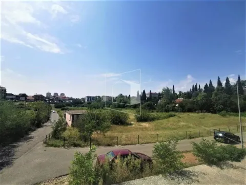 Izdavanje, jednosoban stan, 50m², Centar, Podgorica - image 11