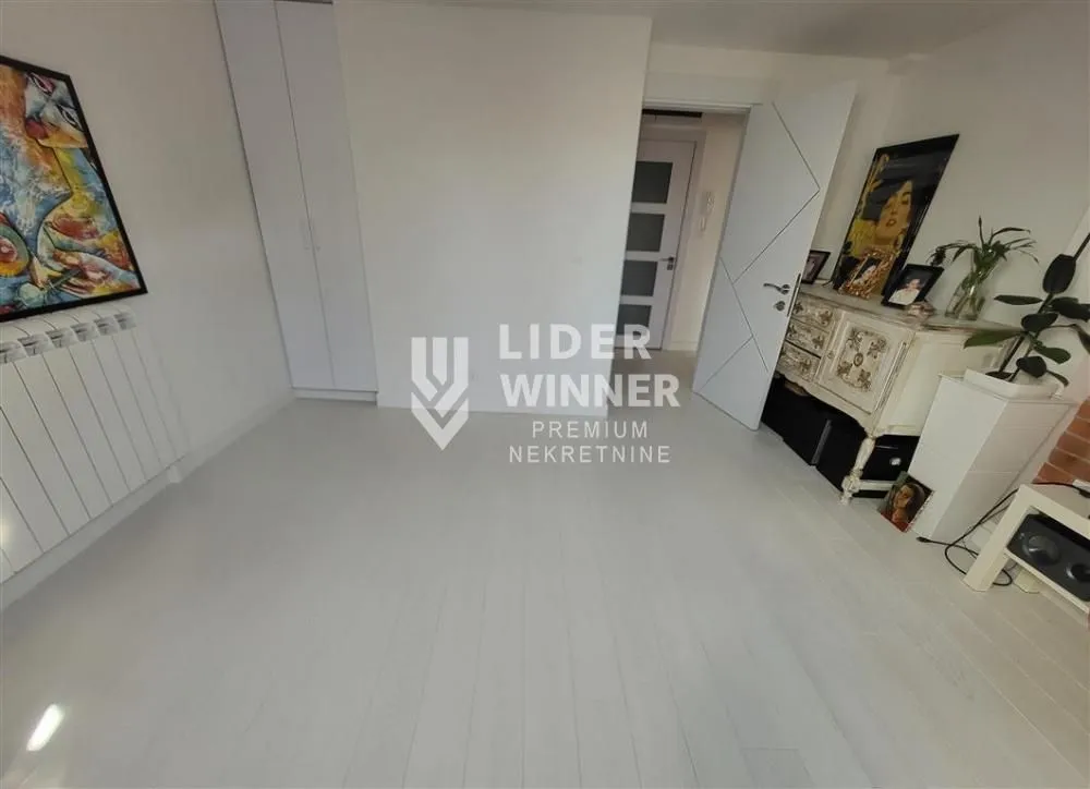 Prodaja, trosoban stan, 78m², Savski Venac, Beograd