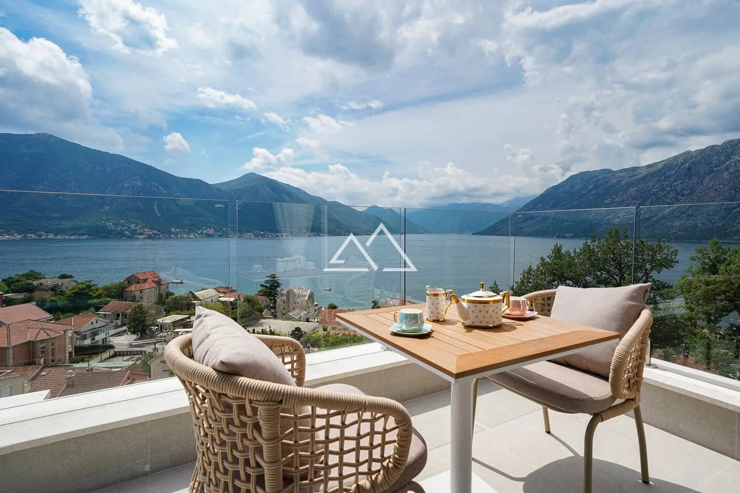 Sale, house, 413m², Dobrota, Kotor
