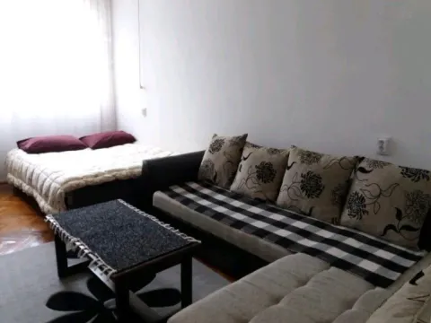 Izdavanje, garsonjera, 27m², Centar, Podgorica - image 2