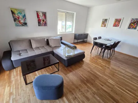 Izdavanje, dvosoban stan, 69m², Stari Aerodrom, Podgorica - image 1