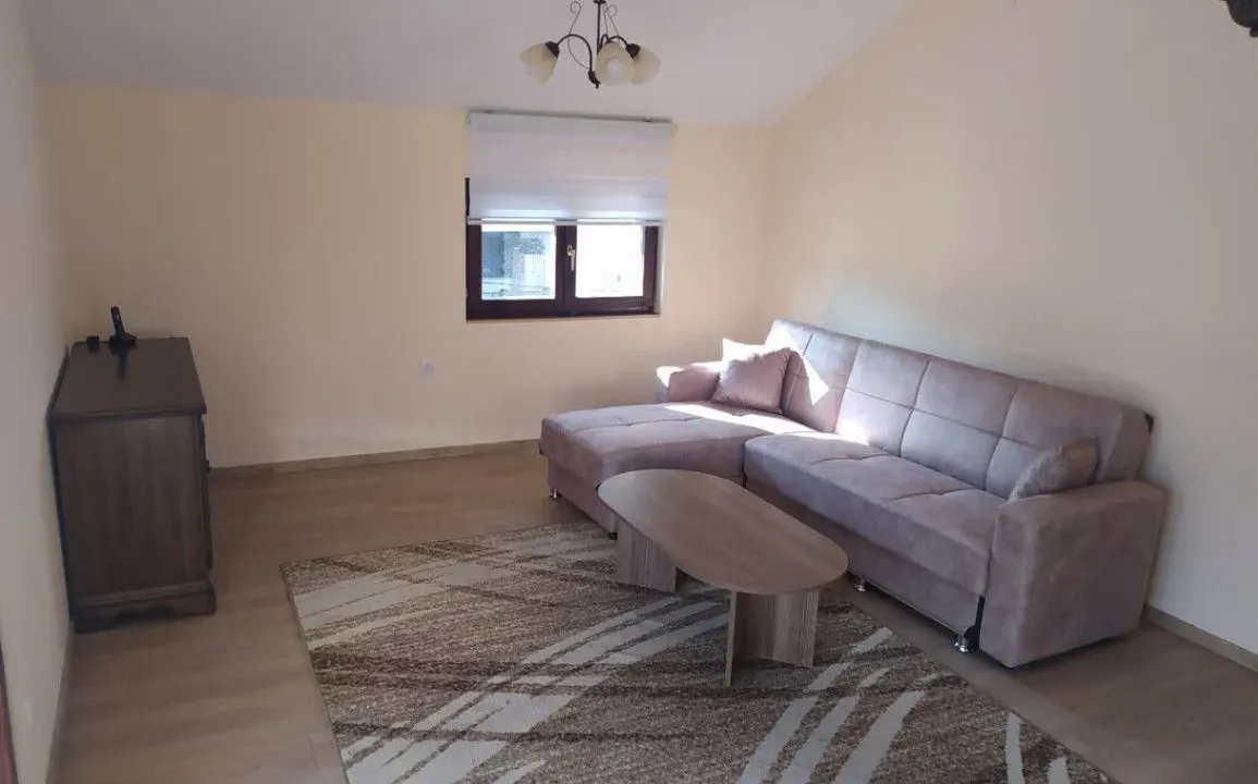 Izdavanje, trosoban stan, 75m², Autokomanda, Voždovac Sve Podlokacije