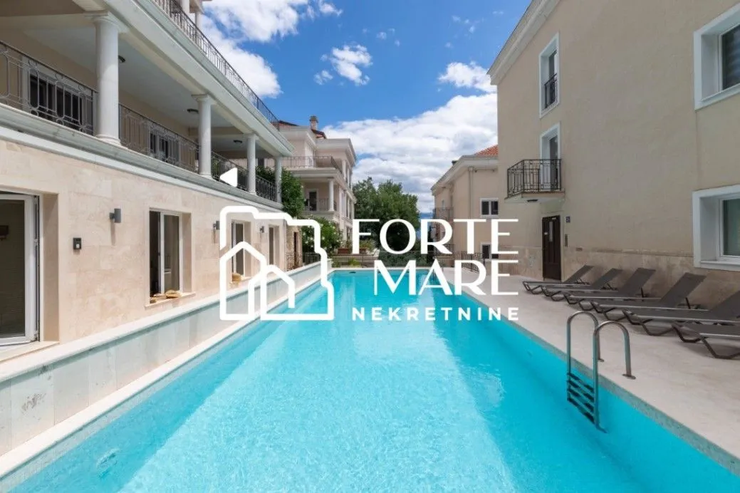 Prodaja, trosoban stan, 179m², Đenovići, Herceg Novi
