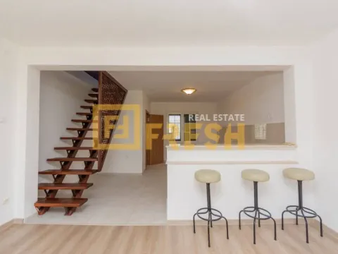 Prodaja, kuća, 100m², Stara Varoš, Podgorica - image 11