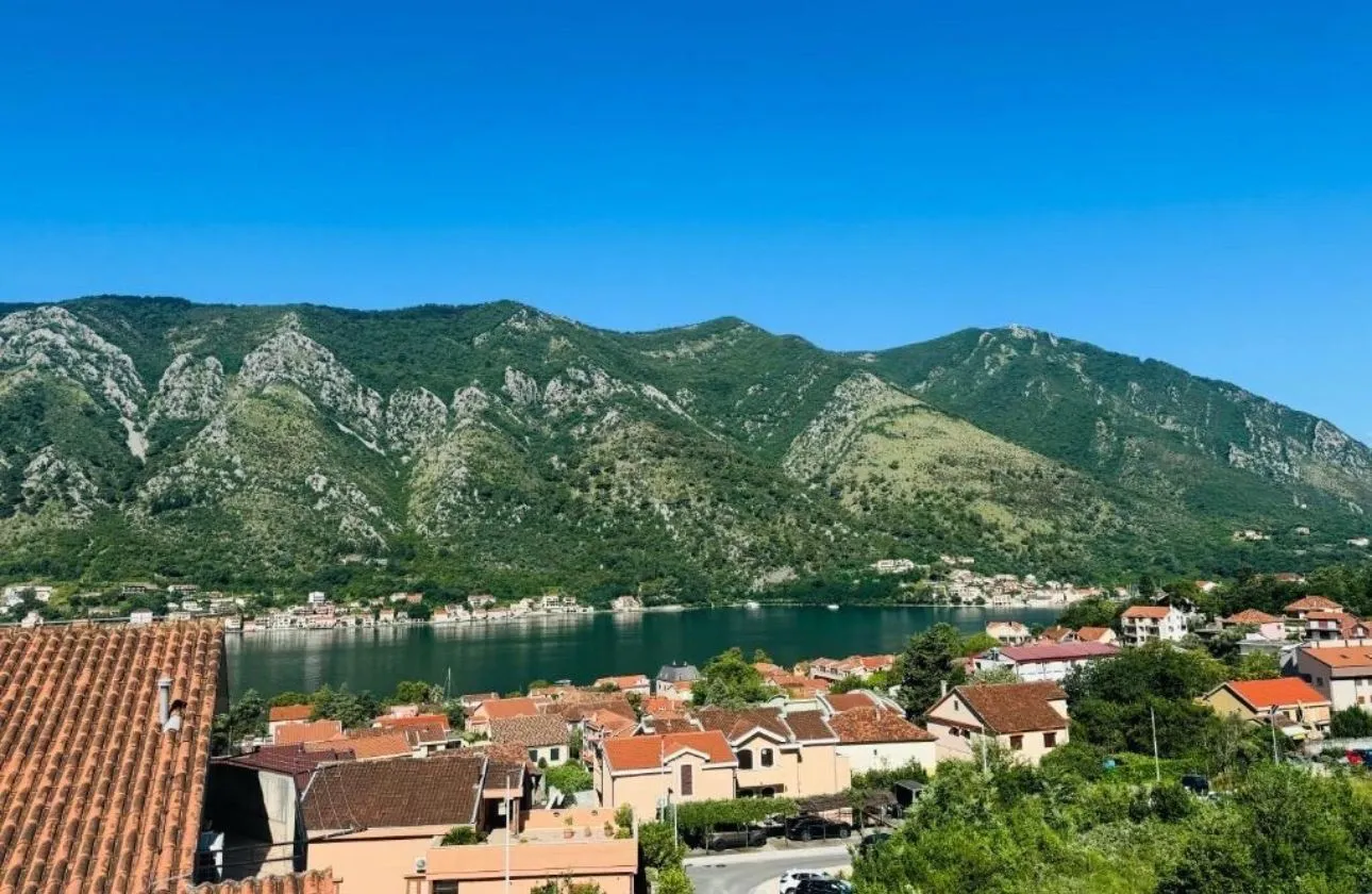 Rent, apartment, 50m², Kotor, Crna Gora