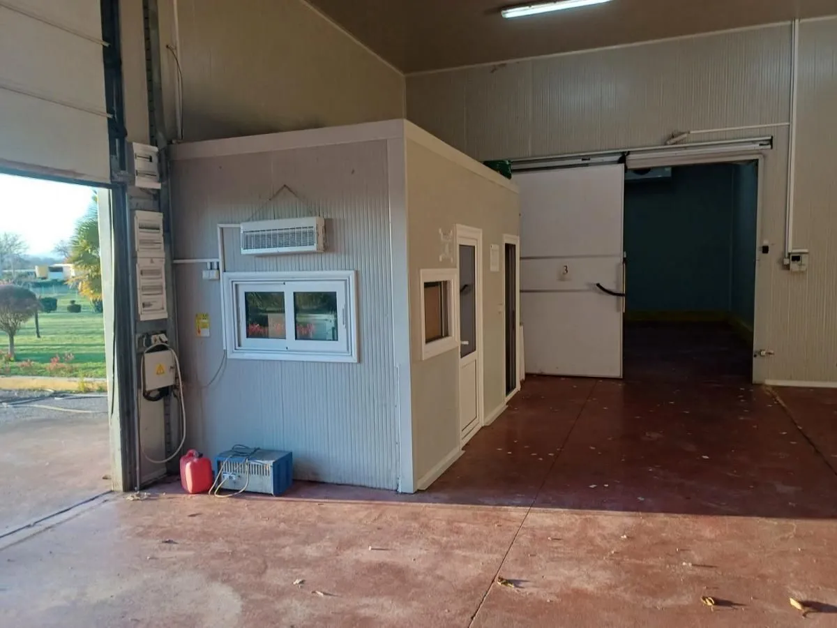 Rent, office space, 500m², Tuzi, Podgorica
