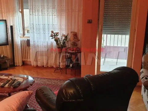 Prodaja, trosoban stan, 93m², Karaburma, Palilula Sve Podlokacije - image 2