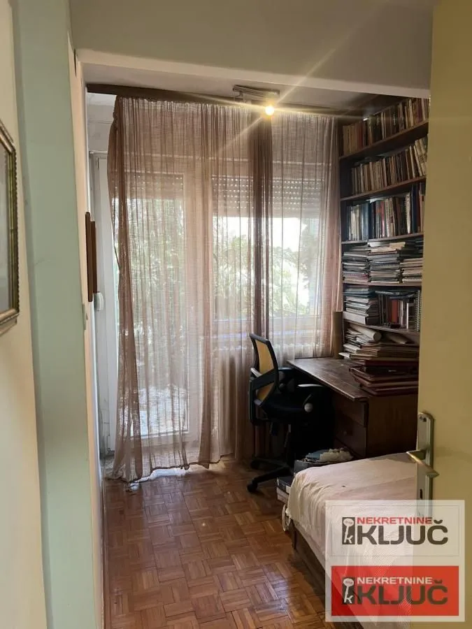 Prodaja, trosoban stan, 75m², Petrovaradin, Novi Sad