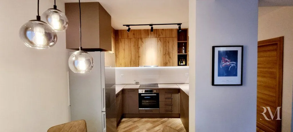 Izdavanje, dvosoban stan, 60m², Mažina, Tivat