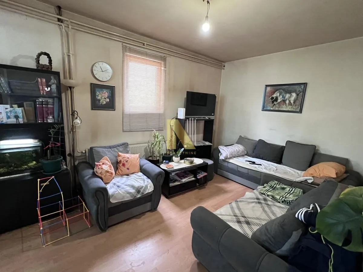 Prodaja, kuća, 330m², Veternik, Novi Sad Sve Podlokacije