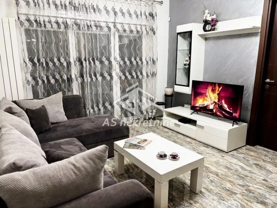 Izdavanje, stan, 56m², Zvezdara Sve Podlokacije, Beograd