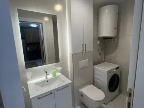 Izdavanje, jednosoban stan, 48m², Stari Aerodrom, Podgorica - image 9