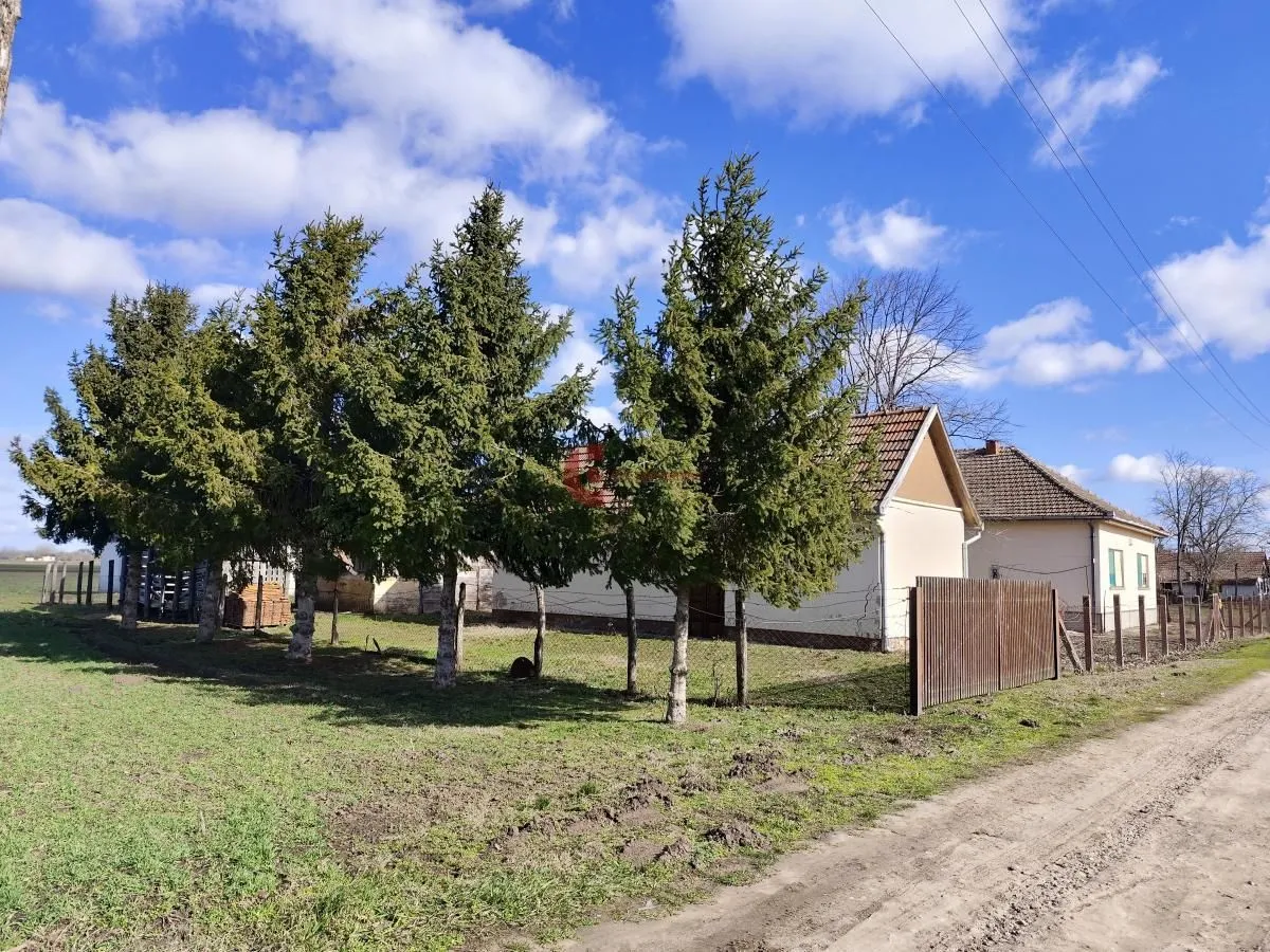 Sale, house, 185m², Šupljak, Subotica