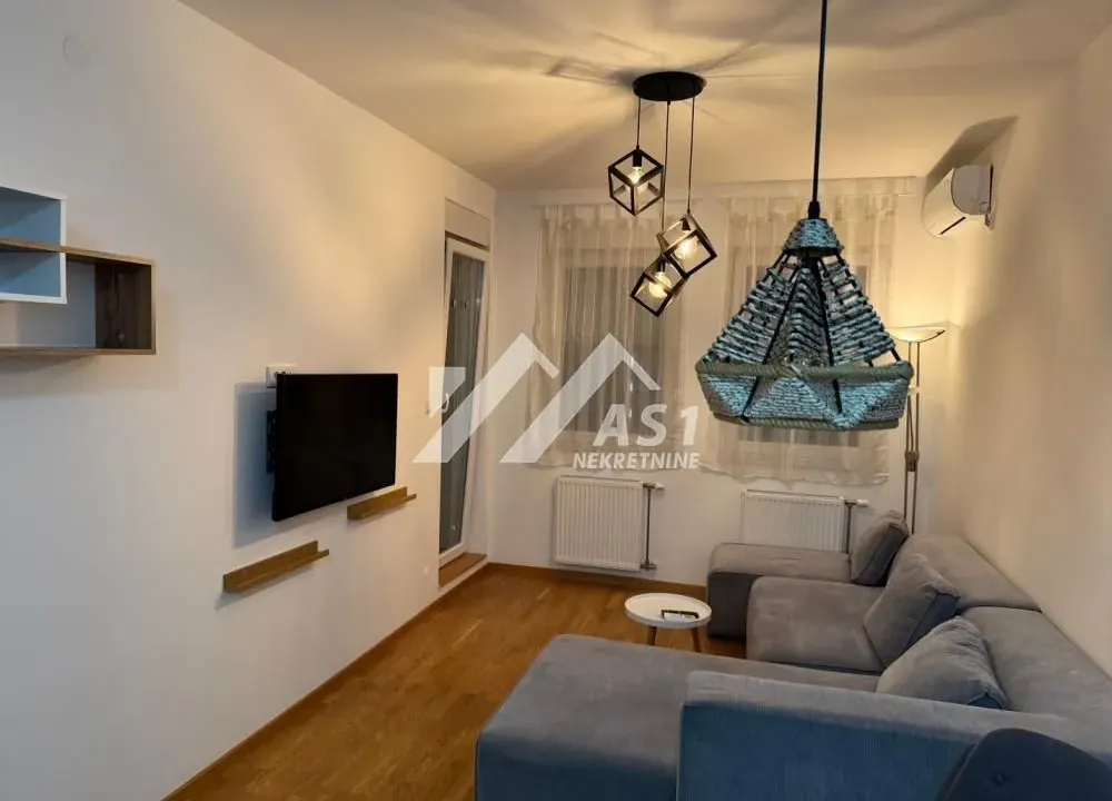 Izdavanje, jednosoban stan, 41m², Rotkvarija, Novi Sad Sve Podlokacije