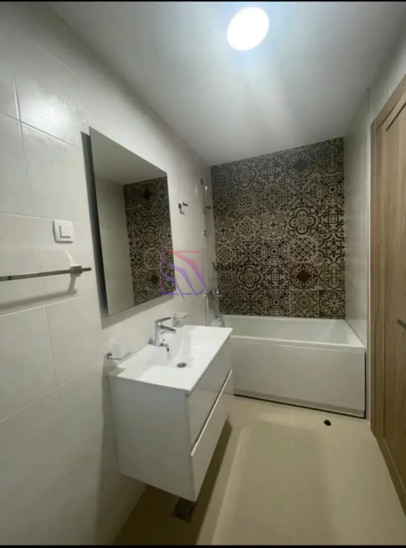 Izdavanje, dvosoban stan, 69m², Master Kvart, Podgorica