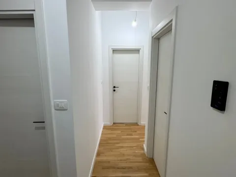 Rent, office space, 278m², Stari Aerodrom, Podgorica - image 9