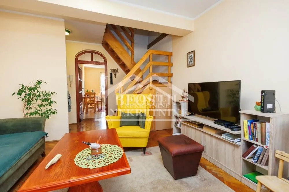 Prodaja, četvorosoban stan, 84m², Gundulićev Venac, Beograd