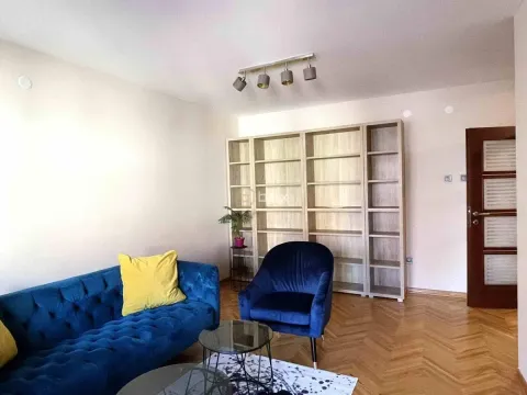 Izdavanje, trosoban stan, 85m², Niš, Srbija - image 3
