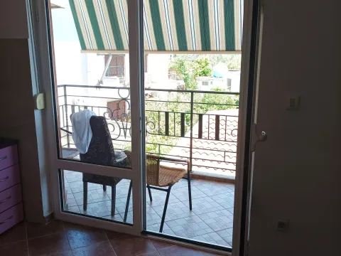 Rent, one bedroom apartment, 49m², Sutomore, Bar - image 1