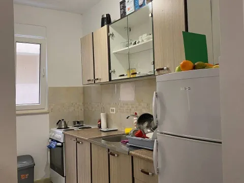 Rent, one bedroom apartment, 50m², Budva, Crna Gora - image 9