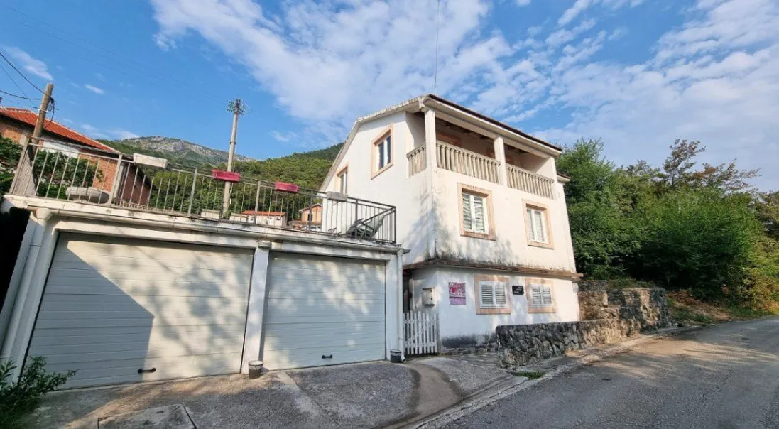 Prodaja, kuća, 250m², Sutvara, Kotor