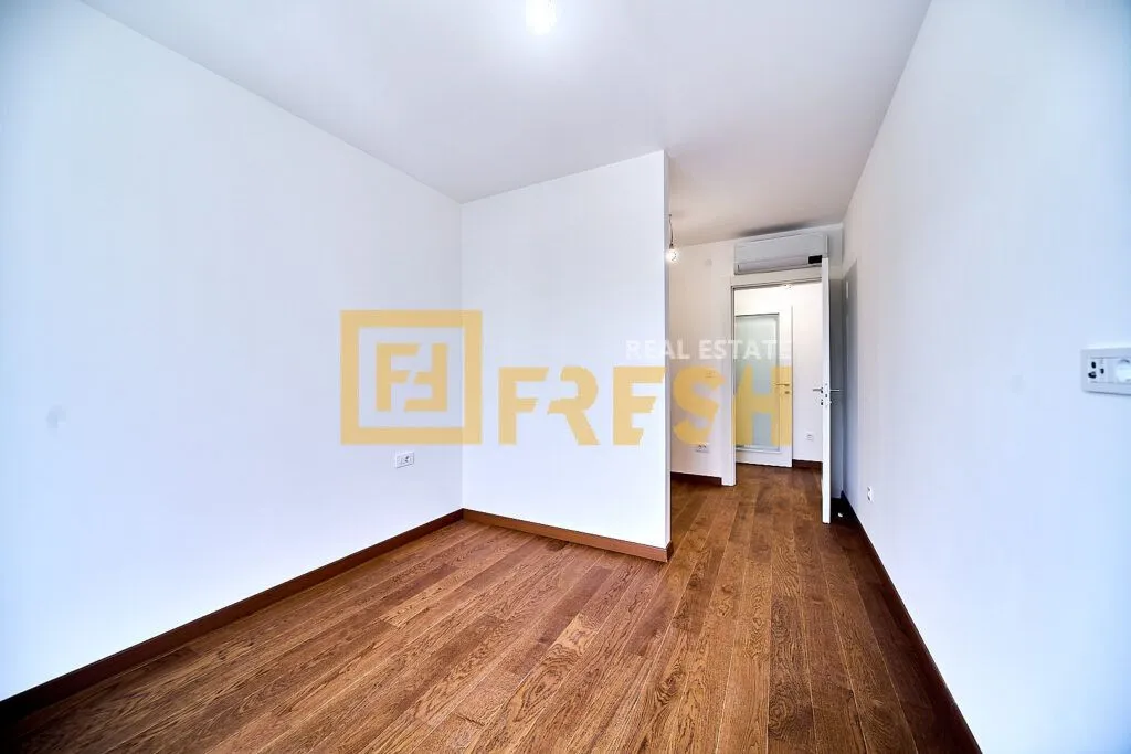 Prodaja, trosoban stan, 110m², Tološi, Podgorica
