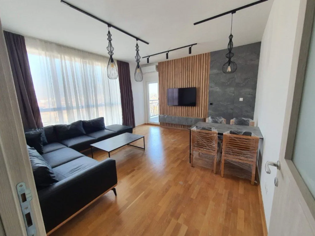 Izdavanje, jednosoban stan, 53m², Stari Aerodrom, Podgorica