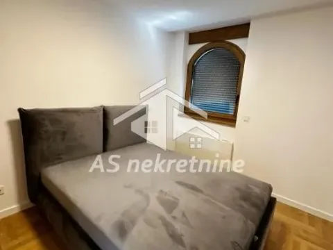Izdavanje, trosoban stan, 80m², Stari Grad, Beograd - image 18